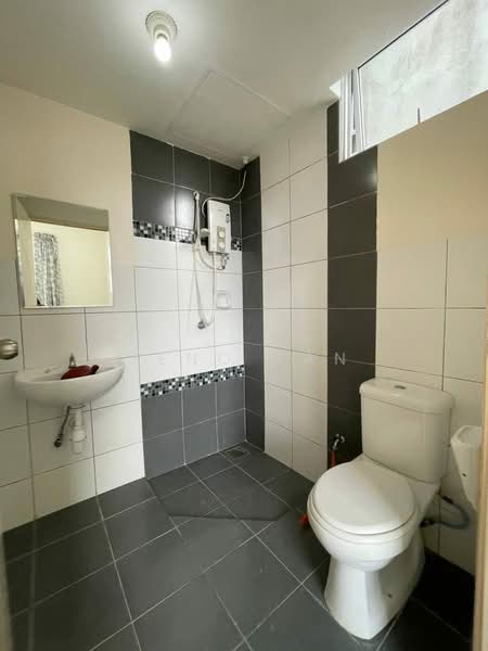 Kondominium untuk Disewa di Skyvilla Residences - Jeno Tan - Bathroom - PropertyGuru.com.my