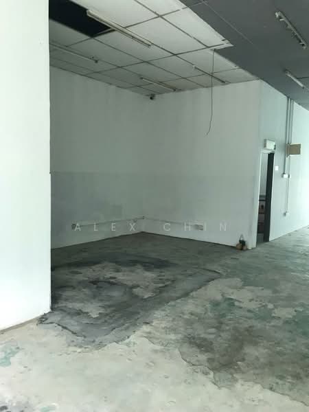 Shop for Rent in Taman Bukit Serdang (Seri Kembangan) - Alex Chin - Interior - PropertyGuru.com.my
