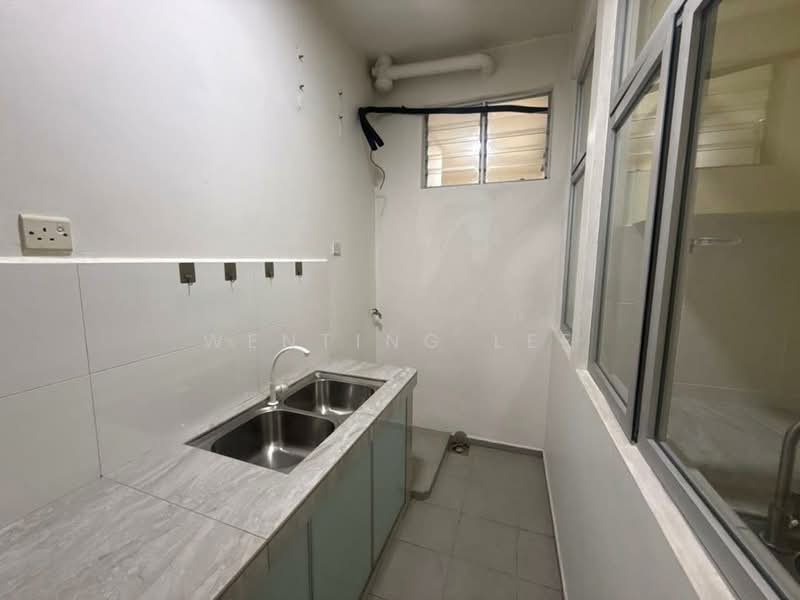 Pangsapuri untuk Dijual di Molek Ria - Wenting Lee - Kitchen - PropertyGuru.com.my