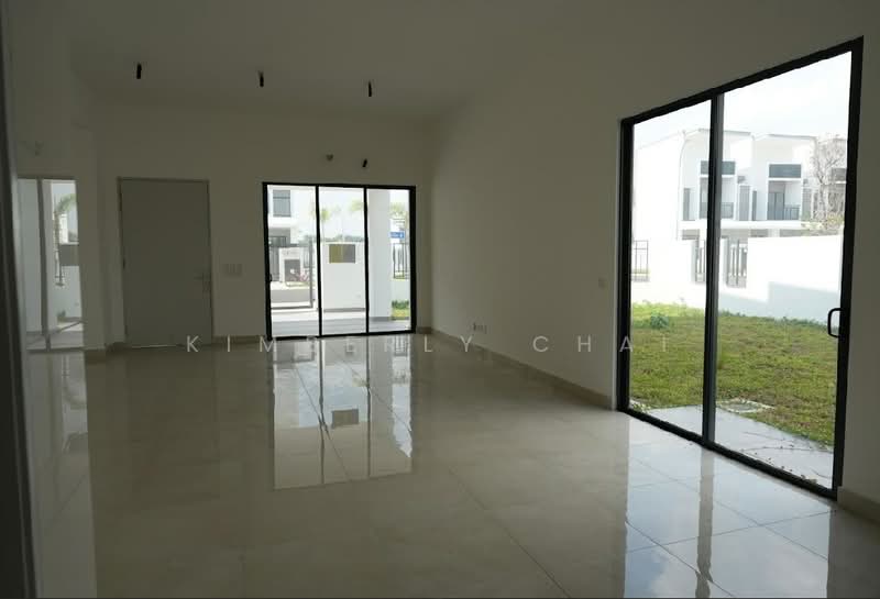 2-storey Terraced House for Sale in Telok Panglima Garang (Selangor) - Kimberly Chai - Living Room - PropertyGuru.com.my