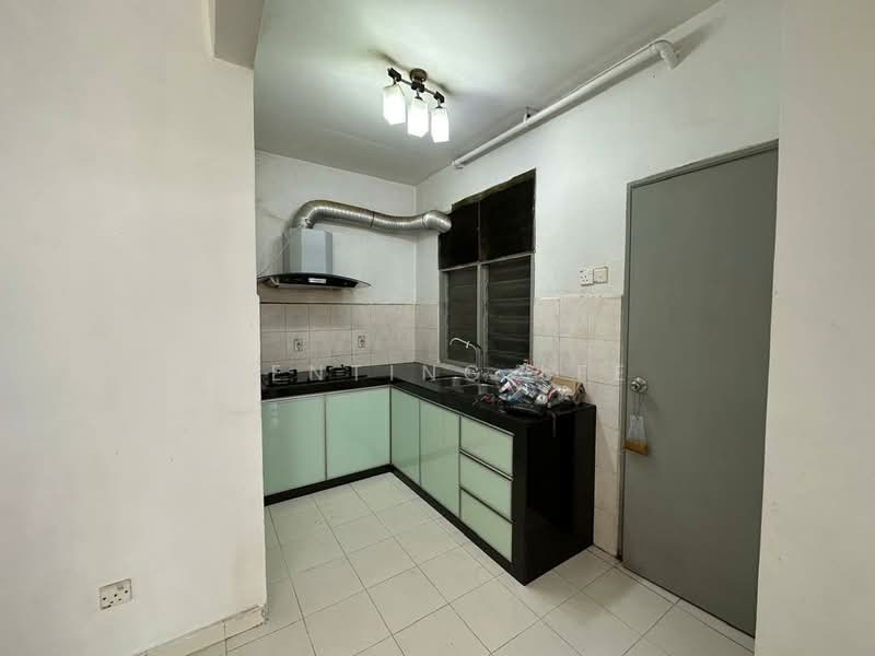 Pangsapuri untuk Dijual di Villa Krystal Apartment - Wenting Lee - Kitchen - PropertyGuru.com.my
