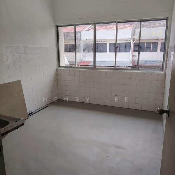Kedai / Pejabat untuk Disewa di Taman Johor Jaya (Johor Bahru) - Henry Lee - Kitchen - PropertyGuru.com.my