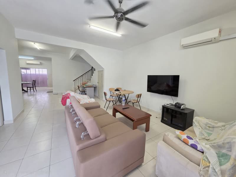 Rumah Teres 2-Tingkat untuk Disewa di Bandar Seri Coalfields (Sungai Buloh) - Evelyn Khoo - Living Room - PropertyGuru.com.my
