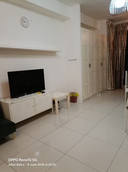 Pangsapuri untuk Dijual di PARC Regency (Residensi Masai) - Alexius Lim - Living Room - PropertyGuru.com.my