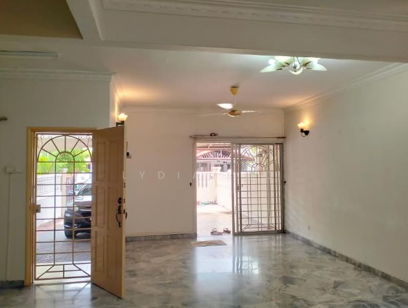 2-storey Terraced House for Rent in Usj 20 (Subang Jaya) - Lydia Loo - Living Room - PropertyGuru.com.my