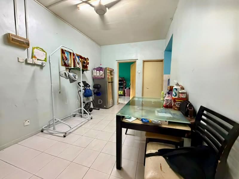Apartment for Sale at Sri Awana Townhouse - Jayden Neo - Dining Room - PropertyGuru.com.my