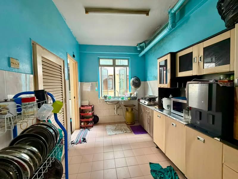 Apartment for Sale at Sri Awana Townhouse - Jayden Neo - Kitchen - PropertyGuru.com.my