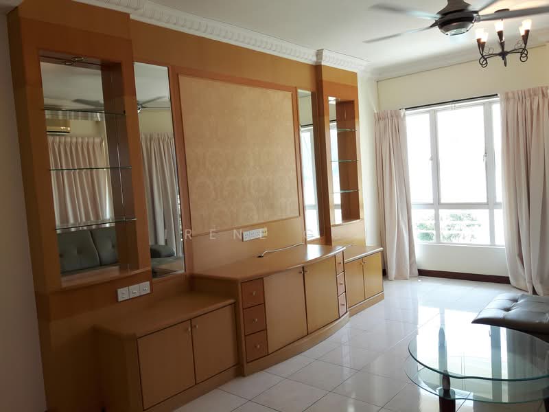 Kondominium untuk Dijual di Gold Coast Resort Condominium - Irene Goh - Living Room - PropertyGuru.com.my