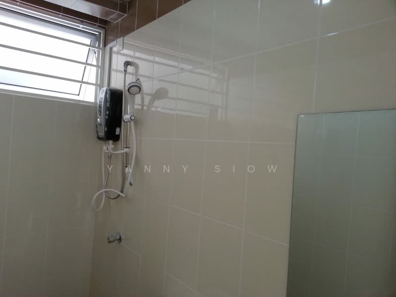Kondominium untuk Dijual di Platinum Hill PV 2 - Yanny Siow - Bathroom - PropertyGuru.com.my