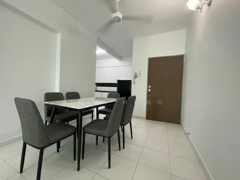 Pangsapuri untuk Disewa di Pinang Laguna - Zhen Hong - Dining Room - PropertyGuru.com.my
