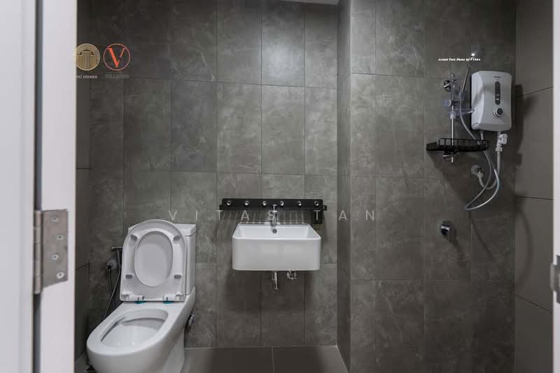 Kondominium untuk Disewa di Tuai Timur - Vitas Tan - Bathroom - PropertyGuru.com.my