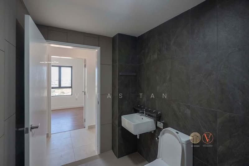 Kondominium untuk Disewa di Tuai Timur - Vitas Tan - Bathroom - PropertyGuru.com.my