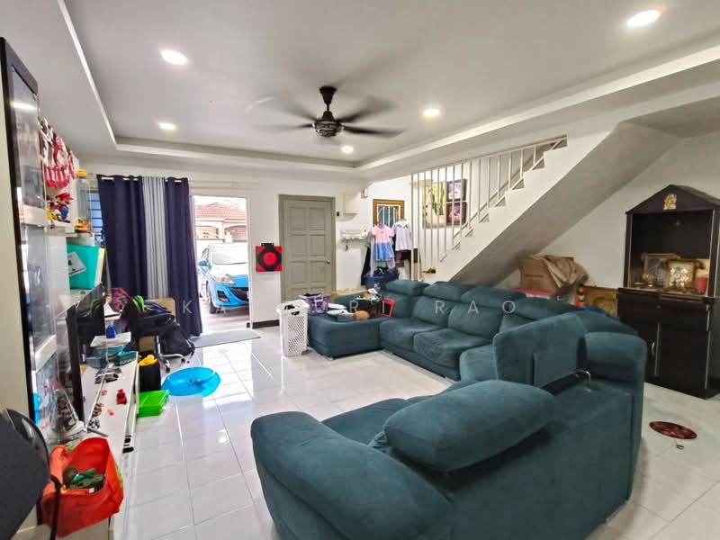 Rumah Teres 2-Tingkat untuk Dijual di Taman Kajang Mulia (Kajang) - Kasturi Rao - Living Room - PropertyGuru.com.my