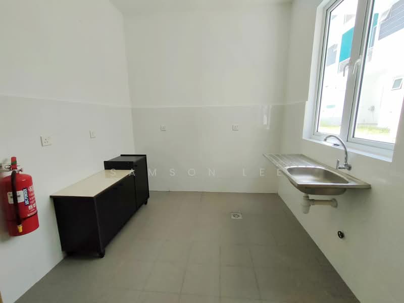 3.5-storey Terraced House for Sale in Rawang (Selangor) - Samson Lee - Kitchen - PropertyGuru.com.my