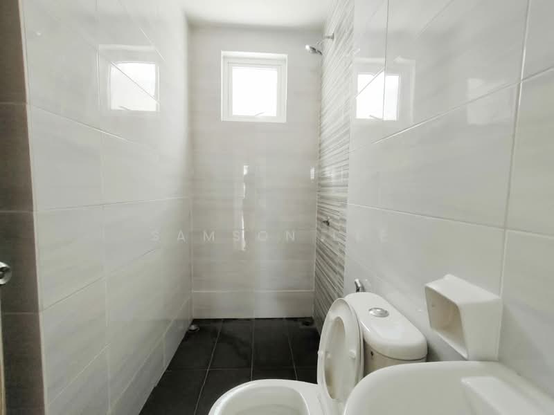 3.5-storey Terraced House for Sale in Rawang (Selangor) - Samson Lee - Bathroom - PropertyGuru.com.my