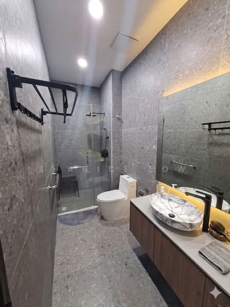 Rumah Banglo untuk Dijual di Bandar Puteri Puchong (Puchong) - Shanice Low - Bathroom - PropertyGuru.com.my