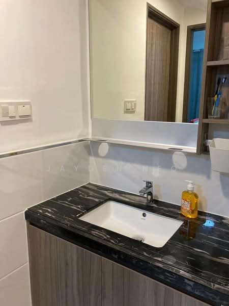 Kediaman Servis untuk Dijual di Country Garden Central Park - Jayden Neo - Bathroom - PropertyGuru.com.my
