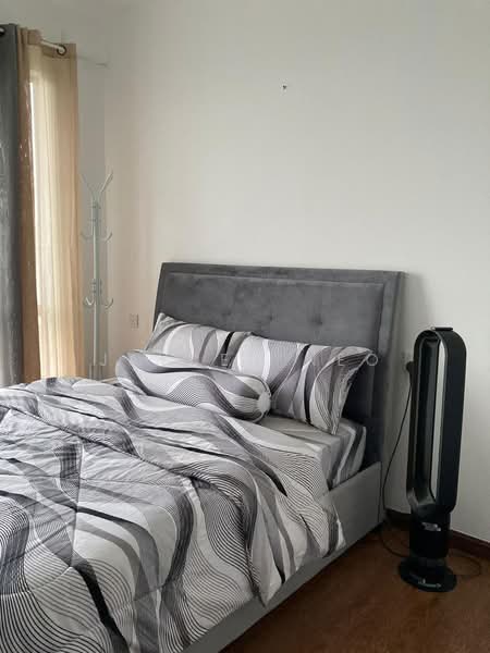 Kediaman Servis untuk Dijual di Country Garden Central Park - Jayden Neo - Bedroom - PropertyGuru.com.my