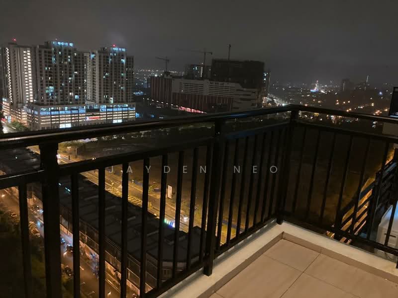 Kediaman Servis untuk Dijual di Country Garden Central Park - Jayden Neo - Balcony - PropertyGuru.com.my