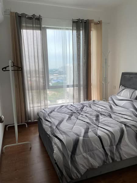 Kediaman Servis untuk Dijual di Country Garden Central Park - Jayden Neo - Bedroom - PropertyGuru.com.my