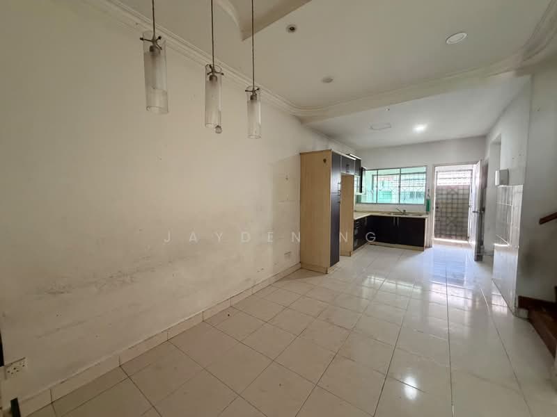 Rumah Teres 1.5-Tingkat untuk Dijual di Taman Gaya (Ulu Tiram) - Jayden Ng - Kitchen - PropertyGuru.com.my