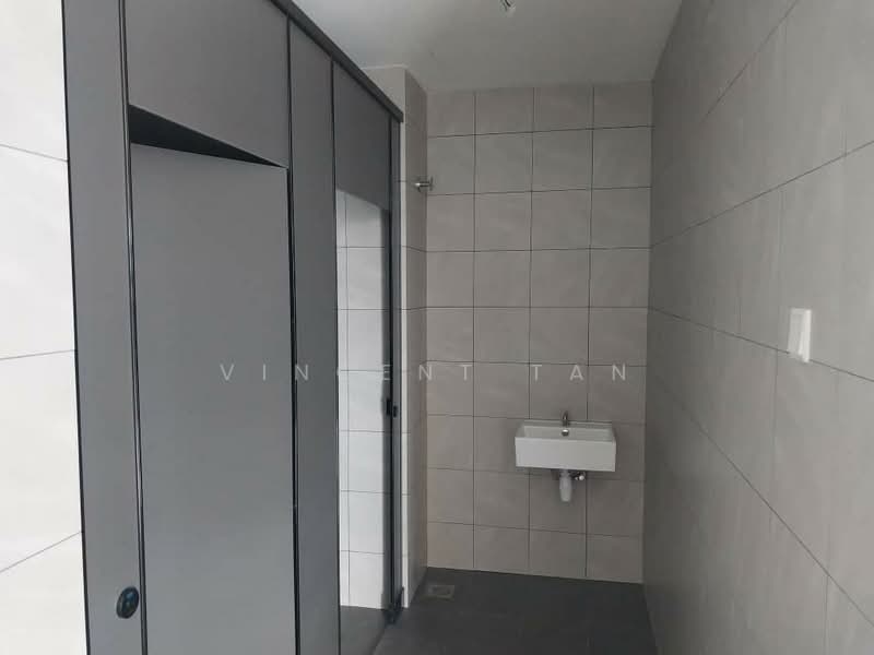 Semi-D Factory for Rent in Nilai (Negeri Sembilan) - Vincent Tan - Bathroom - PropertyGuru.com.my