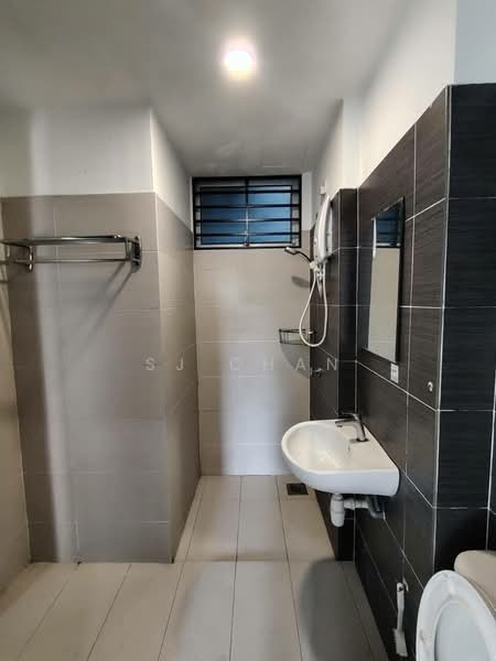 Apartment for Rent at Midori Green (Pangsapuri Hijauan) - SJ CHAN - Bathroom - PropertyGuru.com.my
