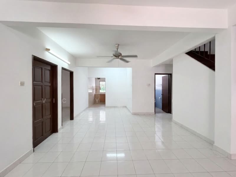 2-storey Terraced House for Sale in Pjs 10 (Sunway) - Vickky Wong CF - Living Room - PropertyGuru.com.my