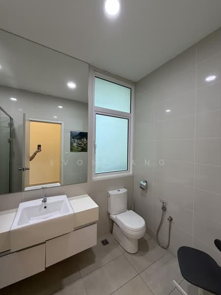 Kondominium untuk Disewa di Ferringhi Residence - Evon Kang - Bathroom - PropertyGuru.com.my