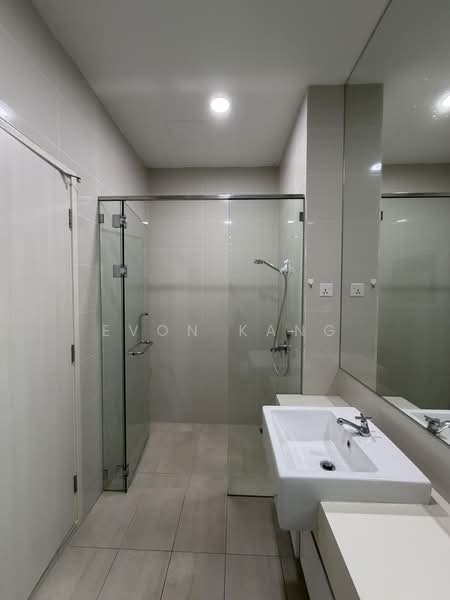 Kondominium untuk Disewa di Ferringhi Residence - Evon Kang - Bathroom - PropertyGuru.com.my