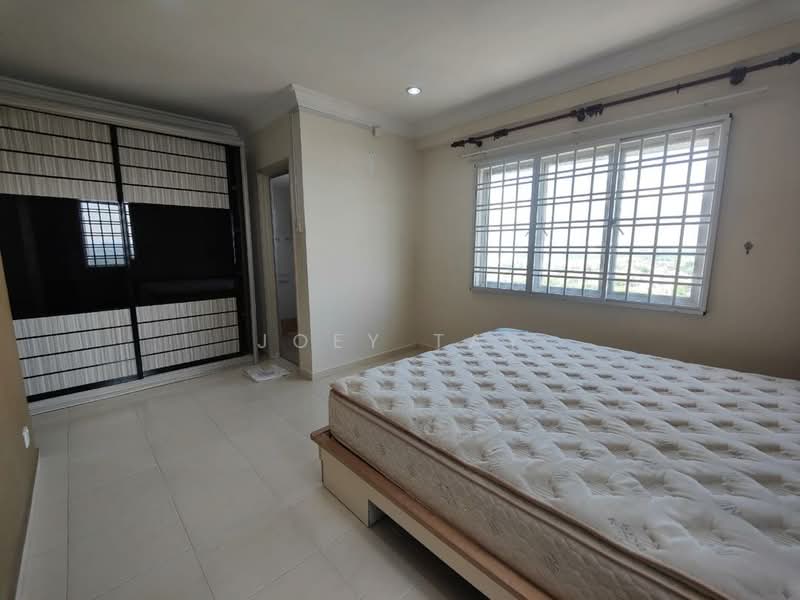 Pangsapuri untuk Dijual di Permas Ville Apartment - Joey Tay - Bedroom - PropertyGuru.com.my