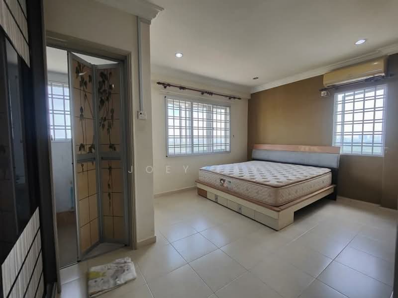 Pangsapuri untuk Dijual di Permas Ville Apartment - Joey Tay - Bedroom - PropertyGuru.com.my