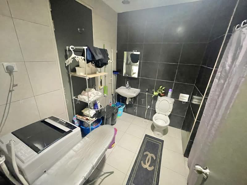 Service Residence for Sale at D'Pulze Cyberjaya - Rafedah Binti Abdul Aziz - Bathroom - PropertyGuru.com.my