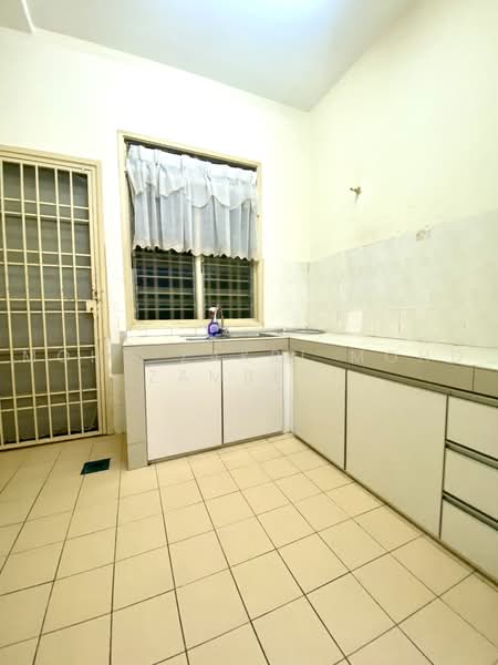 Rumah Teres untuk Dijual di Sungai Buloh (Selangor) - Mohd Zakri Mohd Zamberi - Kitchen - PropertyGuru.com.my