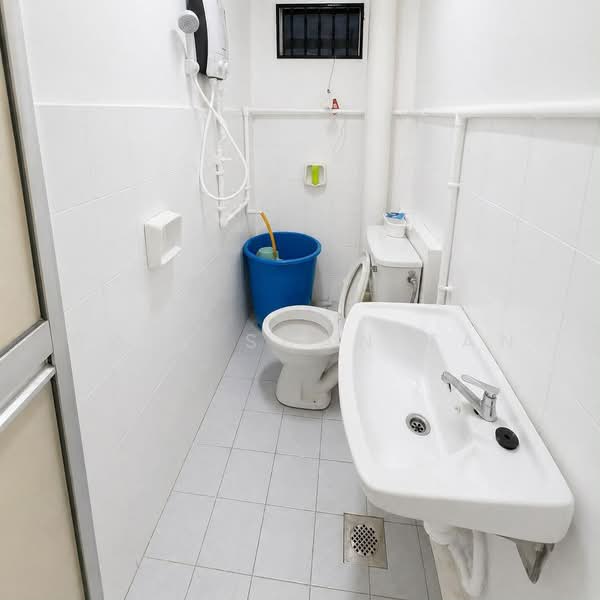 Apartment for Sale at Eastern Court - Gaik Suan Tan - Bathroom - PropertyGuru.com.my