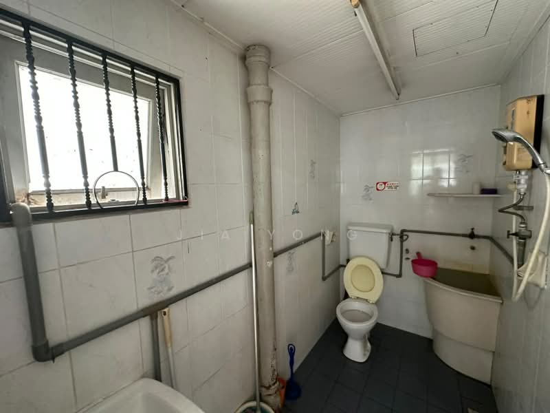 Rumah Teres 2 Tingkat untuk Dijual di Ayer Itam (Penang) - Jia Yong - Bathroom - PropertyGuru.com.my