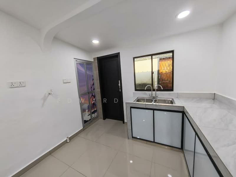 2-storey Terraced House for Sale in Masai (Johor) - Edward Siow - Kitchen - PropertyGuru.com.my