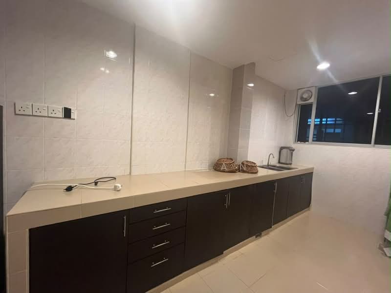 Apartment for Rent at Bayu Puteri 2 - SJ CHAN - Kitchen - PropertyGuru.com.my
