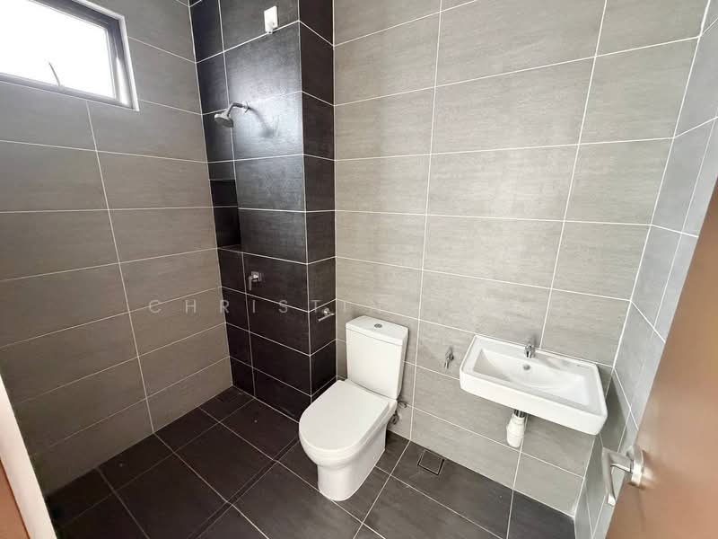 Rumah Teres 2 Tingkat untuk Dijual di Bandar Dato Onn (Tebrau) - Christina Ang - Bathroom - PropertyGuru.com.my