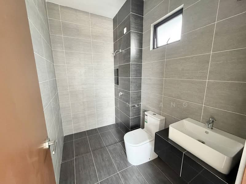 Rumah Teres 2 Tingkat untuk Dijual di Bandar Dato Onn (Tebrau) - Christina Ang - Bathroom - PropertyGuru.com.my