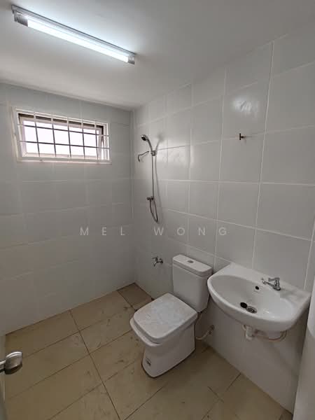 Apartment for Sale at Sri Intan 2 - Mel Wong - Bathroom - PropertyGuru.com.my