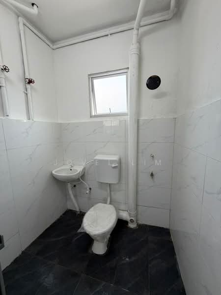 Rumah Teres 2 Tingkat untuk Dijual di Taman Mawar (Pasir Gudang) - Jovel Lim - Bathroom - PropertyGuru.com.my