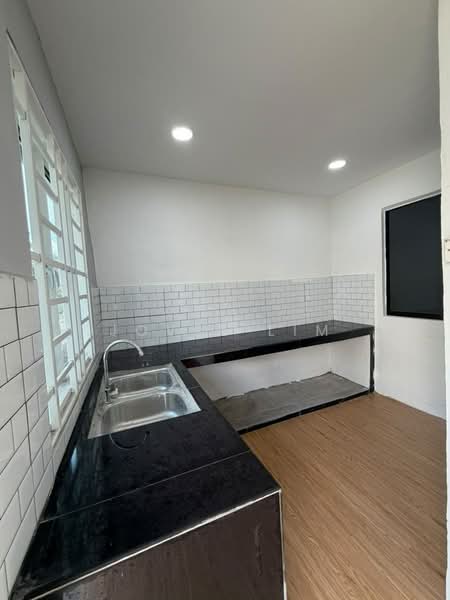 Rumah Teres 2 Tingkat untuk Dijual di Taman Mawar (Pasir Gudang) - Jovel Lim - Kitchen - PropertyGuru.com.my