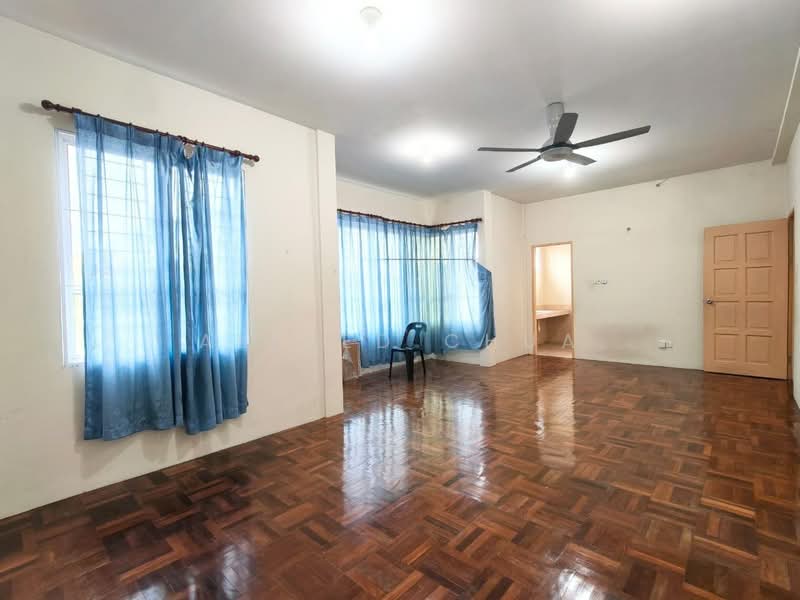 Semi-Detached House for Sale in Taman Uni Garden (Samarahan) - Alfred Chua - Living Room - PropertyGuru.com.my