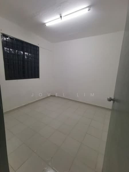 Flat for Sale at Flat Taman Ungku Tun Aminah - Jovel Lim - Interior - PropertyGuru.com.my