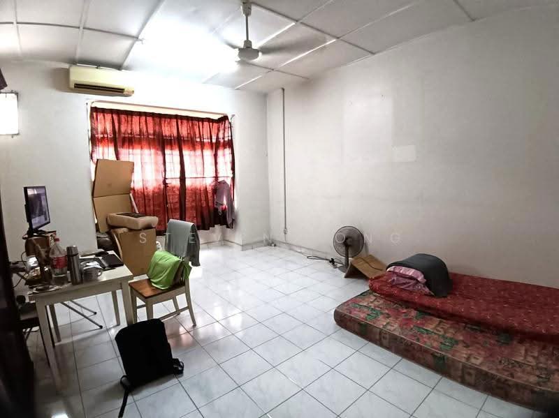 2-storey Terraced House for Sale in Mahkota Cheras (Cheras) - Steven Yong - Living Room - PropertyGuru.com.my