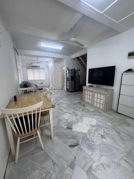 2-storey Terraced House for Sale in Taman Medan Pejasa (Petaling Jaya) - Zuraini Soh - Living Room - PropertyGuru.com.my