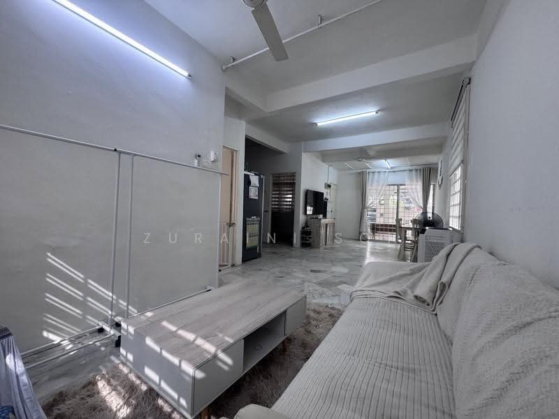 2-storey Terraced House for Sale in Taman Medan Pejasa (Petaling Jaya) - Zuraini Soh - Living Room - PropertyGuru.com.my
