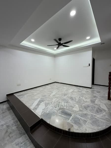 Rumah Teres 2-Tingkat untuk Disewa di Bandar Sungai Long (Selangor) - Edwin Cheng - Living Room - PropertyGuru.com.my