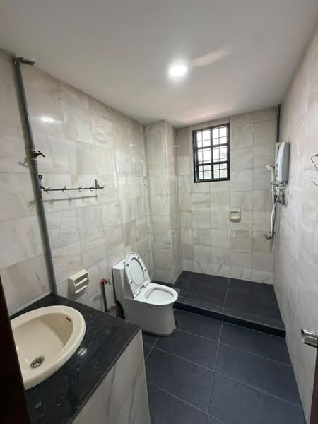 Rumah Teres 2-Tingkat untuk Disewa di Bandar Sungai Long (Selangor) - Edwin Cheng - Bathroom - PropertyGuru.com.my